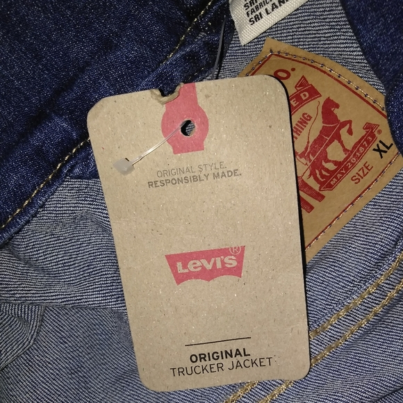 ⭐🆕 Levi's trucker boyfriend jacket - Picture 10 of 13